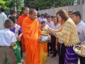 ทำบุญตักบาตรและถวายเทียนพรรษา สืบสานประเพณีไทย Image 11